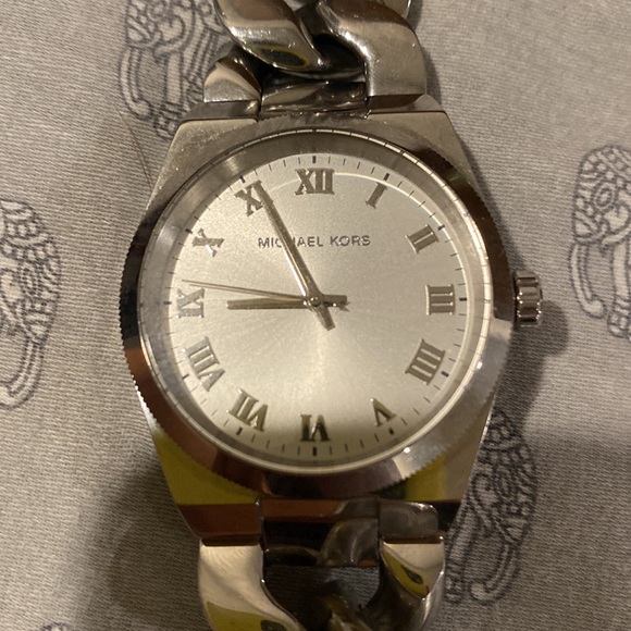 Michael Kors watch - Picture 2 of 4